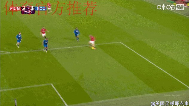 曼联冤？伯恩茅斯多次疑似禁区手球未判 锁喉对手仅染黄